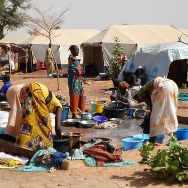 IDPs washing clothes (2).JPG